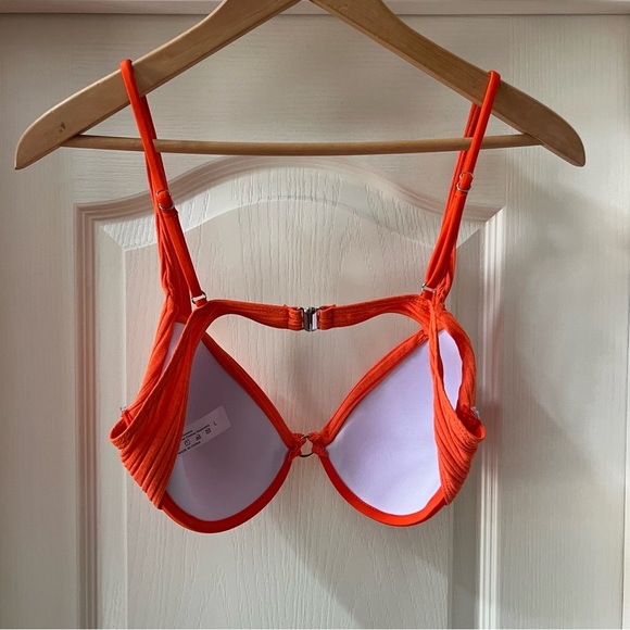 Orange bikini with underwire top, matching bottoms with size large - Picture 6 of 15